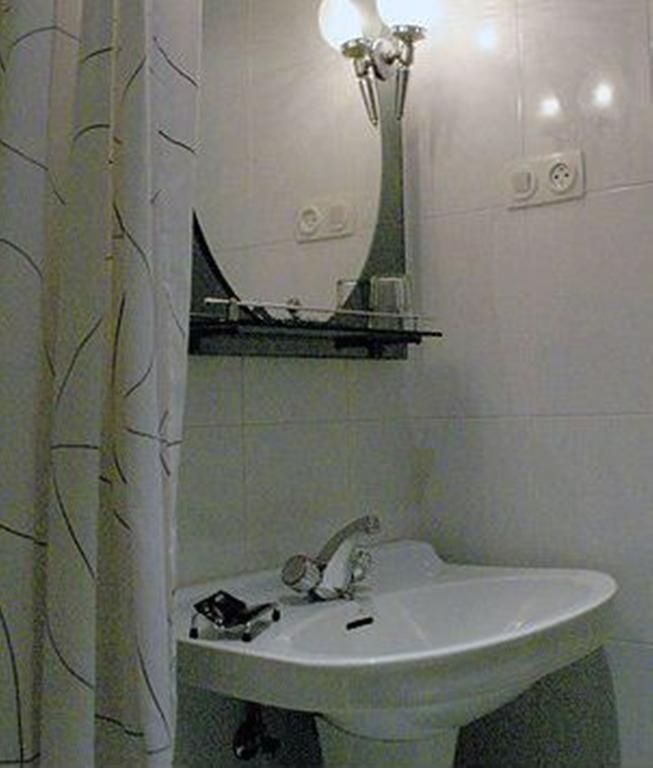 Hostal Delfina มาดริด ห้อง รูปภาพ