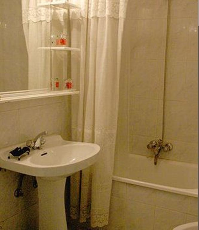 Hostal Delfina มาดริด ห้อง รูปภาพ